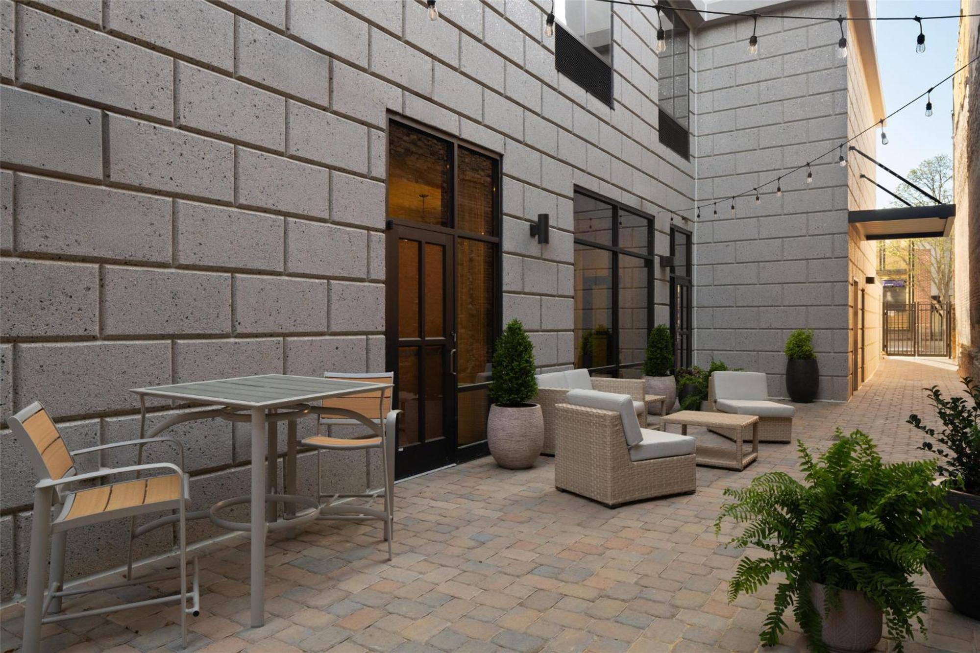 Hilton Garden Inn Greenville University Area Exterior photo